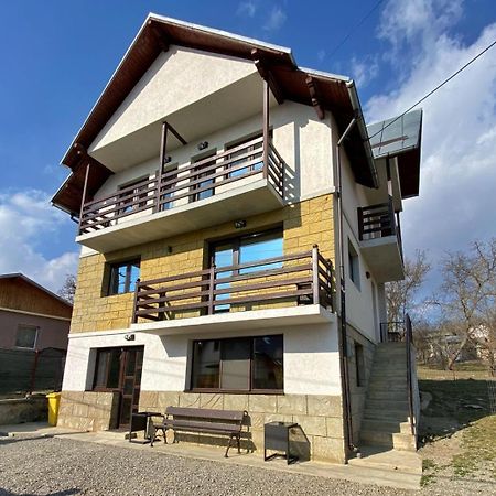 Casa Polen Comarnic Villa ภายนอก รูปภาพ