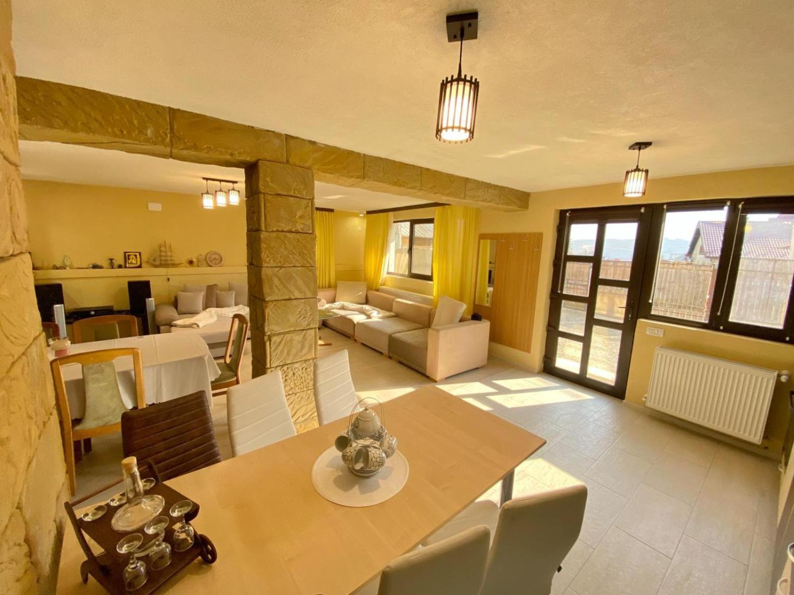 Casa Polen Comarnic Villa ภายนอก รูปภาพ